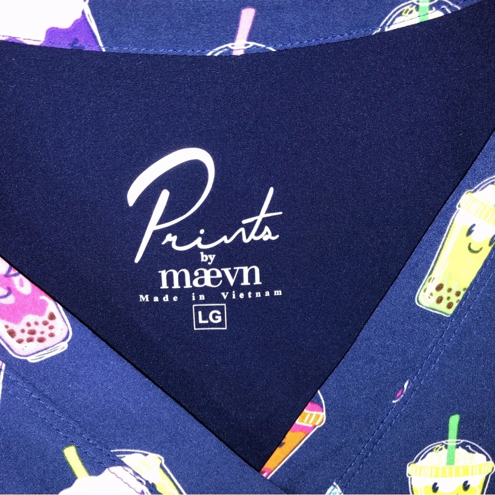 NWT Maevn Blue Boba drink Pattern short sleeve V neck scrub top - Picture 6 of 7